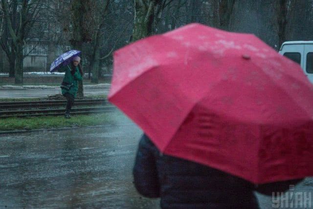 "Уверенные дожди": Украину накроет циклон – синоптик
