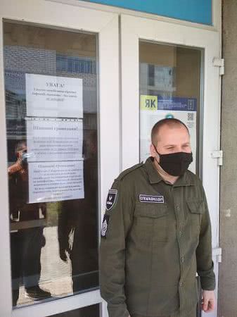 Херсонська мерія зачинила двері на замок від херсонців