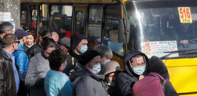 Когда запустят общественный транспорт в Украине: Криклий назвал дату