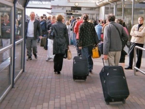 Заробитчанам придется конкурировать в Польше с поляками, вернувшимися из Великобритании - политолог