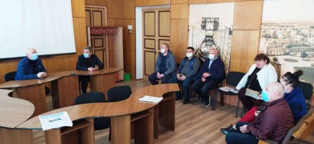 Предприниматели Новой Каховки требуют открыть в городе промышленный рынок