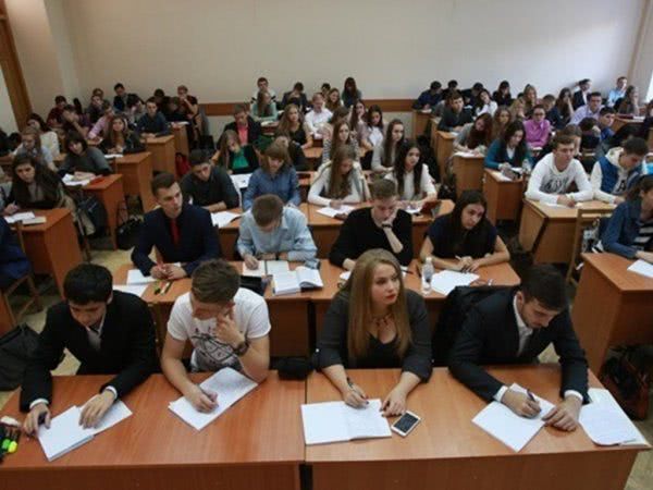 С 1 сентября учебный год может начаться для второго, третьего, четвертого курсов – Минобразования