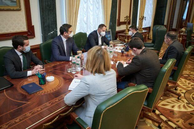 Как последствия карантина ударят по рейтингу Зеленского и жизни украинцев - прогноз астролога