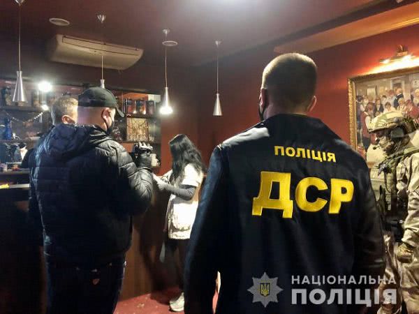 Херсонские полицейские присекли деятельность сети подпольных игровых заведений с компьютерной техникой на 10 млн гривен