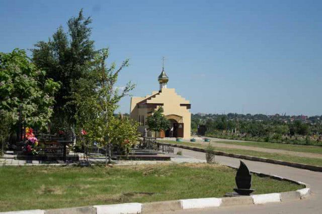 Кладбища Херсона закрыли для автотранспорта