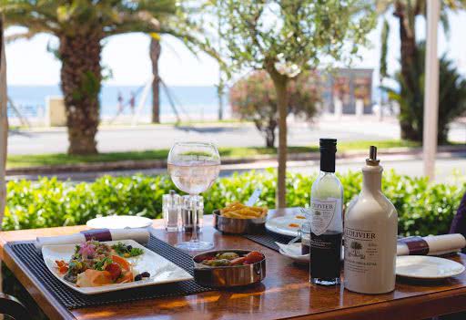 Когда в Украине откроют рестораны: названы сроки и новый формат работы