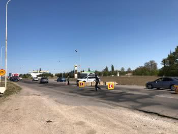 У Каховці співробітники ДСНС проводять обробку автошляхів та місць скупчення людей дезінфікуючими засобами