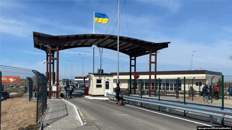 Двух выехавших из Крыма через админграницу украинцев отправили на обсервацию, – пограничники