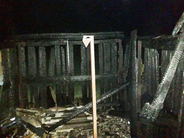 У Новотроїцькому районі горіла господарча споруда