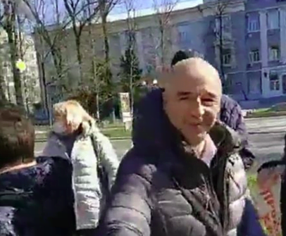 Херсонский депутат Больбот собрал митинг под горсоветом