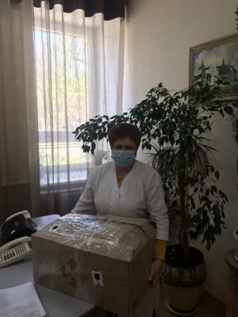 Херсонка з Китаю допомагає своїм землякам-медикам 