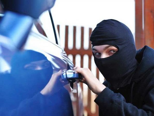 Двух похитителей элитного авто в Херсоне будут судить