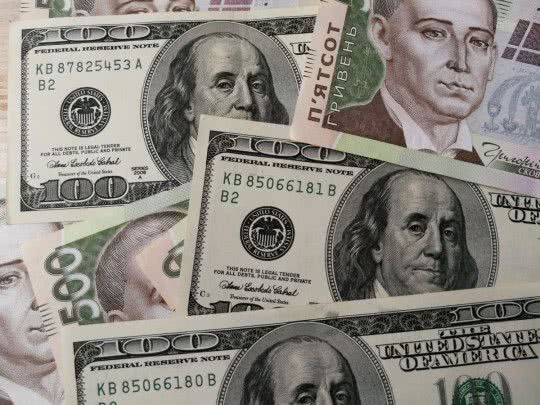 Когда курс доллара упадет до 27 гривен: прогнозы экспертов