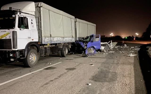 Пьяный водитель грузовика устроил аварию на блокпосту под Херсоном