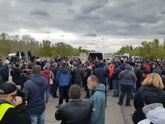 Овощи отдают за бесценок, но никто не покупает: фермеры устроили массовый протест на Херсонщине