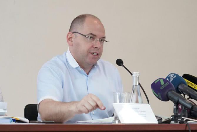 Учитывая "антирекорд" прошлых суток, говорить о выходе из карантина нецелесообразно, - министр