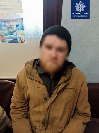 Херсонські патрульні виявили двох товаришів, які перебували в розшуку