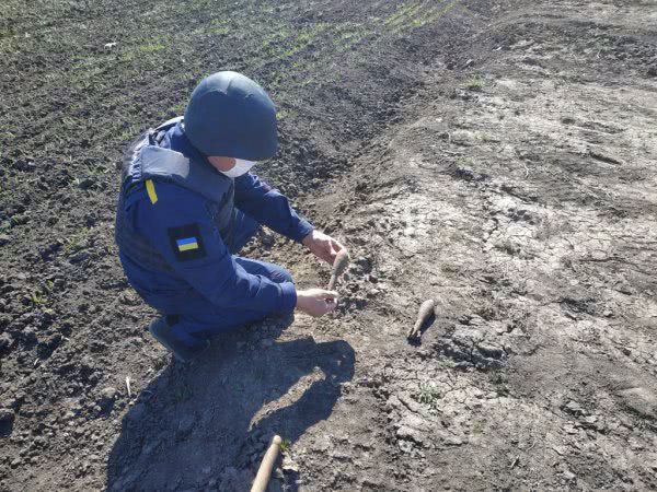 Піротехнічною групою обласної ДСНС знищено три старих боєприпаси
