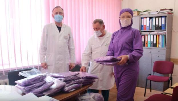 Сергей Притула приобрел 40 защитных костюмов для херсонских медиков