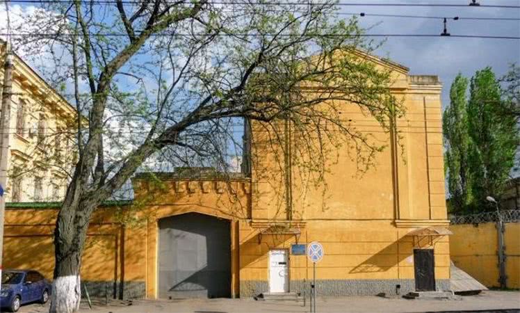 B Xepcoнe лoвили пepeбpocчикoв нapкoтикoв в CИЗO