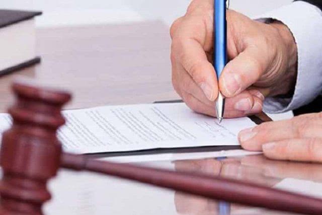 Суд восстановил в должности Андрея Еланского