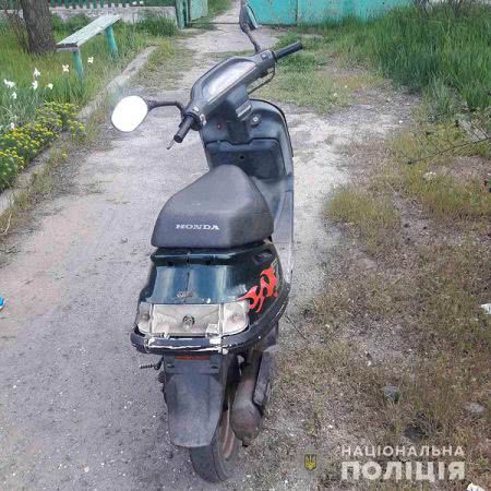 У Скадовську поліцейські впродовж трьох годин повернули власнику угнаний мопед
