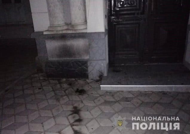 В Херсоне неизвестный бросил "коктейль Молотова" в синагогу