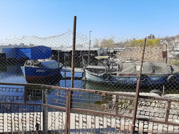 В Херсоне годами не решается вопрос незаконных причалов в Гидропарке