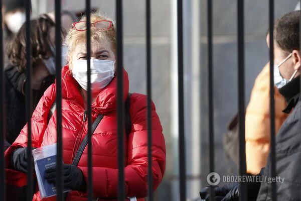 В Украине закрывают почти все пункты пропуска: где можно пересечь границу
