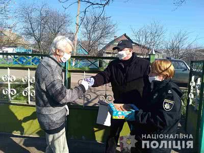 На Херсонщині поліція допомагає ветеранам ОВС під час карантину