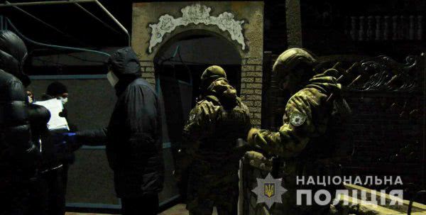 На Херсонщині поліцейські затримали зловмисників, які тримали людей у трудовому рабстві