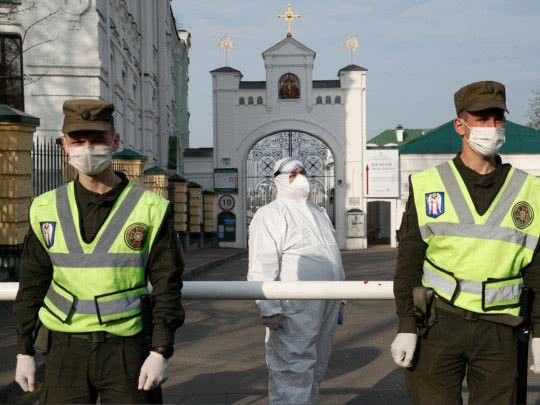 Пасха-2020: социологи выяснили, сколько украинцев готовы прорываться в храмы