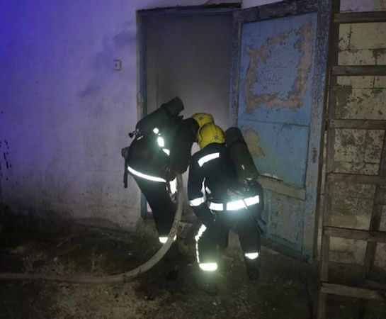 Голопристанские спасатели тушили пожар в бане