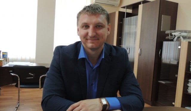 Чиновник Херсонской ОГА сам себе установил надбавку к зарплате за интенсивность труда