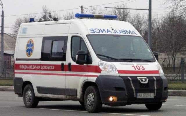 Ночью в Херсоне скорая со спецназом госпитализировали парня