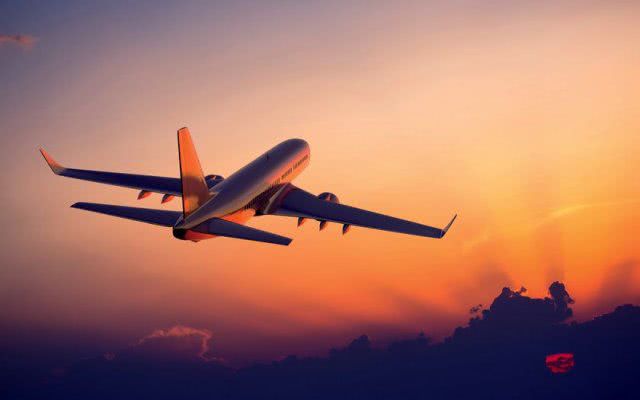 Когда в Украине заработает транспорт и начнут летать самолеты: названы сроки
