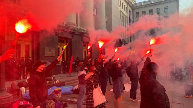 Активисты снова пришли с протестом под дом Венедиктовой из-за дела Гандзюк