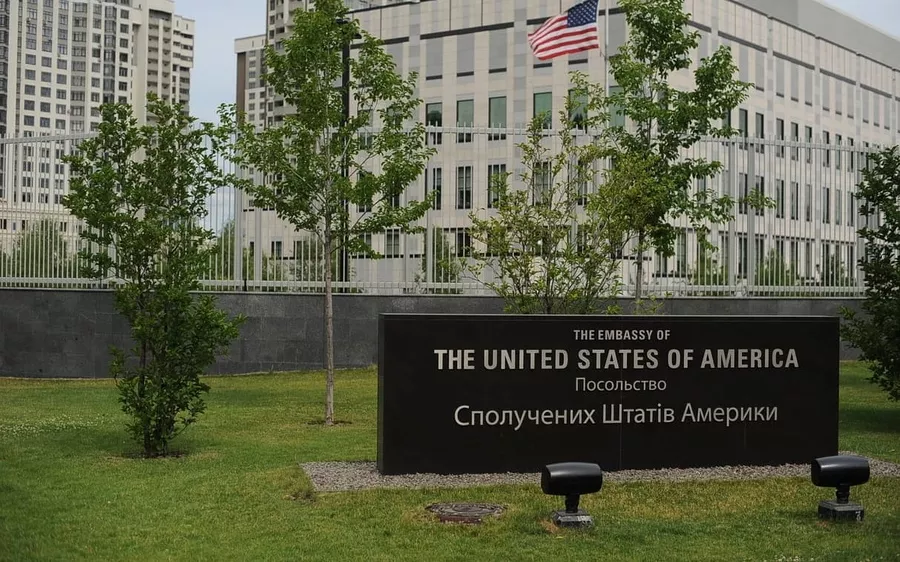 В посольстве США обеспокоены попыткой поджога синагоги в Херсоне