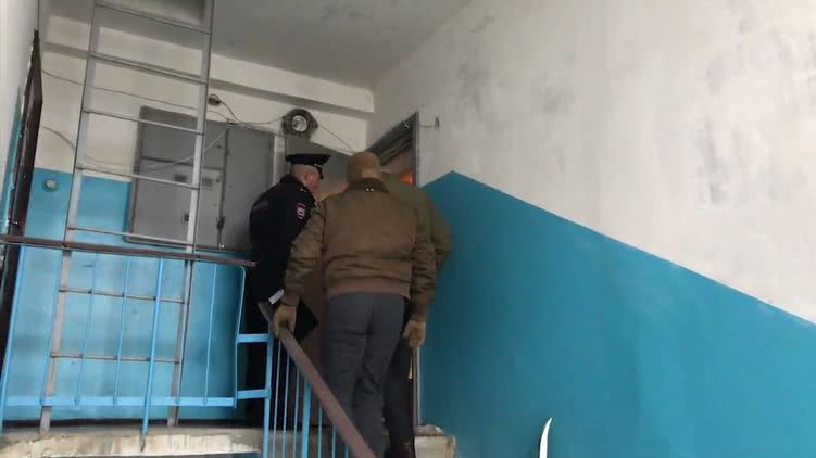 Контракт с ВСУ, карта Приватбанка и куратор из Херсона. Появилось видео задержания "украинских диверсантов" в Крыму