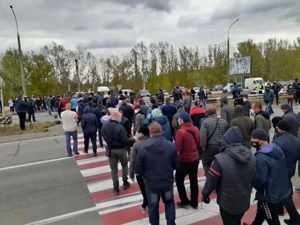 В Херсоне уже более 300 фермеров протестуют против закрытия рынков