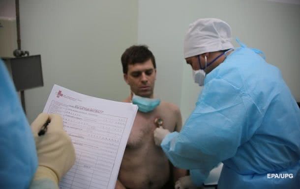 Зеленский предлагает застраховать всех медиков
