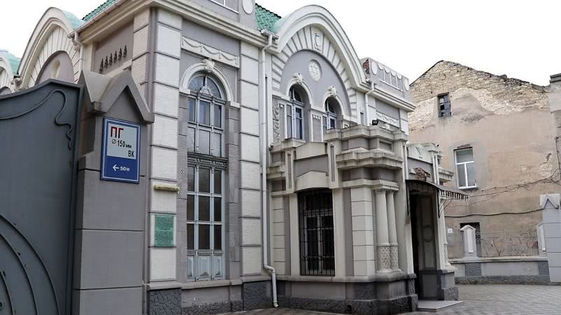 Херсонский суд избрал меру пресечения поджигателям синагоги, не учитывая ходатайство полиции