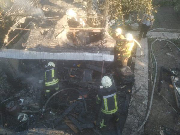У Херсоні ліквідовано пожежу господарчої споруди