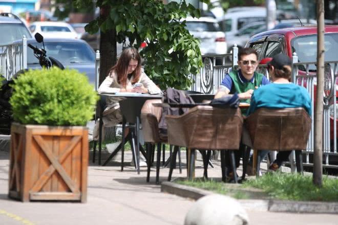 Открытие летних площадок принесло ресторанам всего 12% дополнительной прибыли в карантин