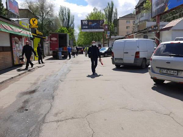 «Шанхай» на улицах Херсона принуждает пешеходов нарушать закон