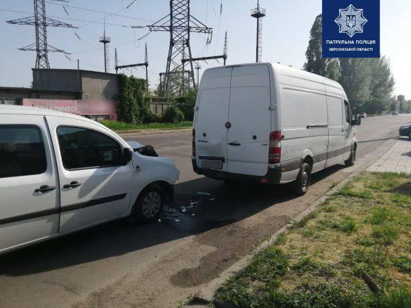 Нетверезий учасник ДТП відмовився пройти огляд у лікарні – непокоївся через коронавірус. Однак протоколи від патрульних таки отримав