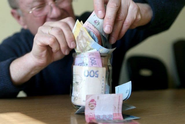 Индексация пенсий и открытие рынков. Что ждет Украину в мае