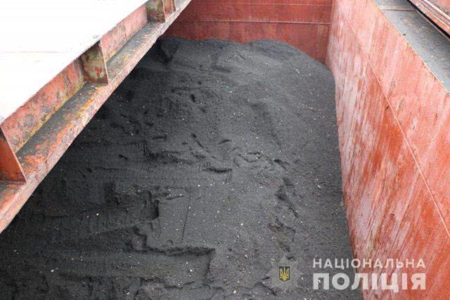 За незаконный ввоз в Херсон песка из Черногории полиция сообщила о подозрении одному из фигурантов дела