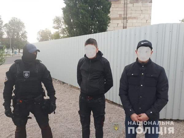 На Херсонщине полиция задержала криминальный дуэт мошенников-гастролеров