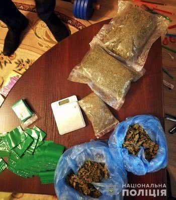 На Херсонщині поліцейські заблокували діяльність інтернет-ресурсу з продажу марихуани і ЛСД